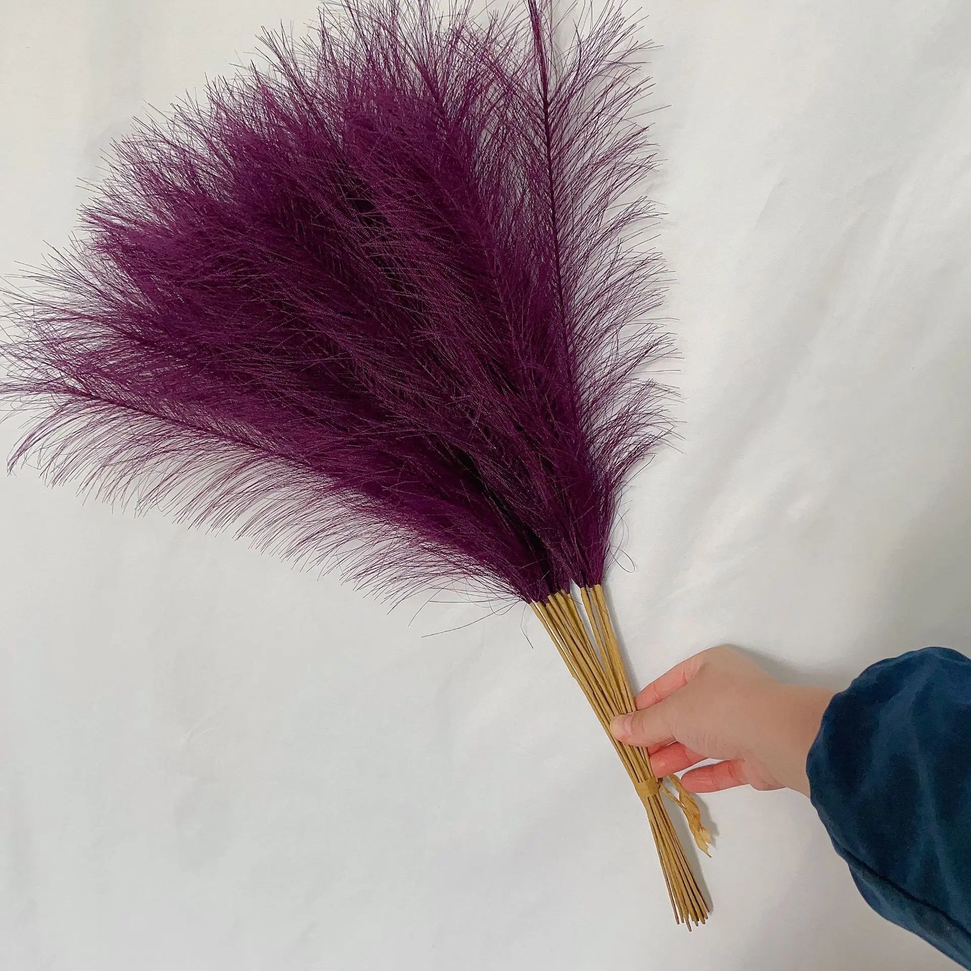 LushPlume – Fluffy Pampas Grass for Chic Boho Décor & Elegant Styling (10 pcs)