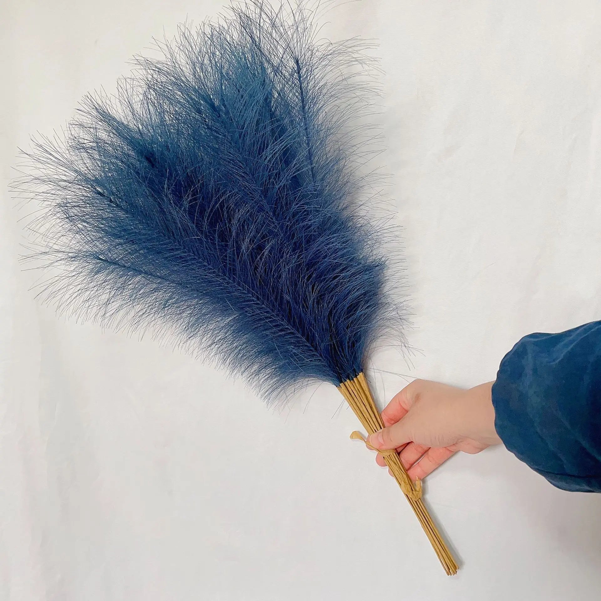 LushPlume – Fluffy Pampas Grass for Chic Boho Décor & Elegant Styling (10 pcs)